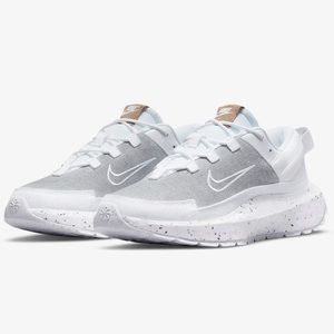 NWT NIKE WHITE AND GREY RECYCLED SNEAKERS
